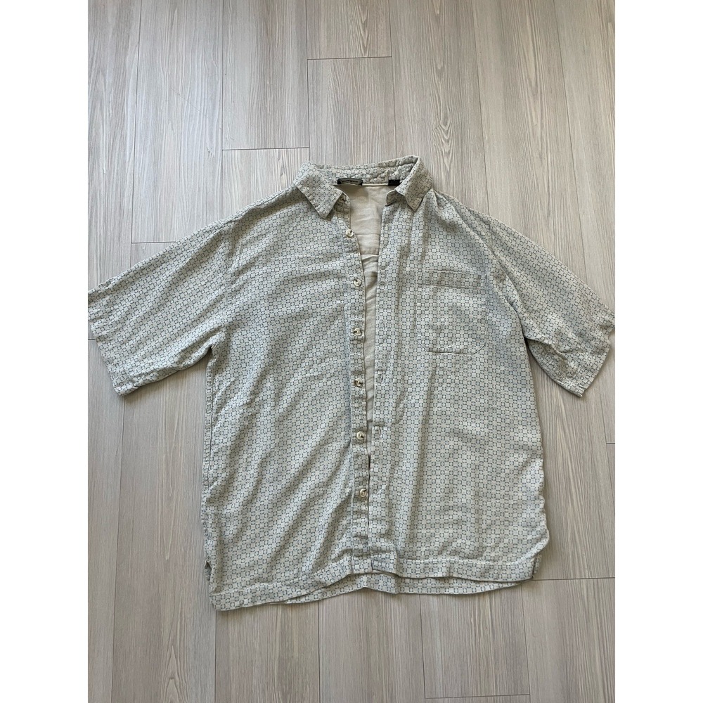 Neiman Marcus Men's Short Sleeve 100% Silk Button Down Size Medium Vacation